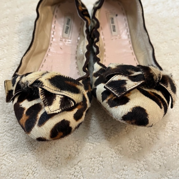 Miu Miu leopard print calf hair ballet flat, sz 7.5 - Picture 2 of 9